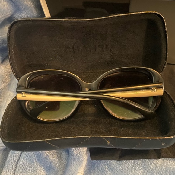 Chanel sunglasses full inclusion (has scratches) - Picture 15 of 15